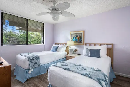 Spacious Lanai with Partial Ocean Views - Inviting Island Retreat