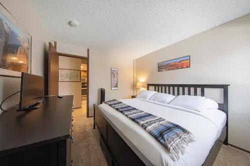 Ski in Ski Out Access and Cozy Clubhouse Amenities - Stunning Family Retreat