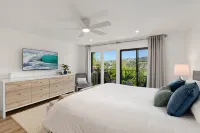 Golf Course Views and Modern Comfort - Stunning Coastal Retreat