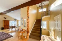 Mountain Retreat with Expansive Deck and Cozy Fireplace - Inviting Oasis Hotels in Eagle-Vail