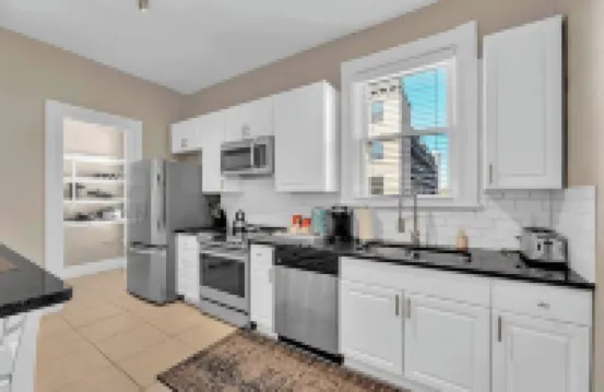 Warm and Spacious 2 Bedroom near Eden Park