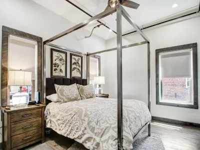 Luxurious loft escape at  Down Town Blue Ridge! Walk to everything! No driving!