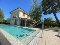 Delightful villa with garden and pool in Albarella - Villas