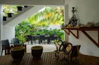 Island Zephyr Hotels in Fehendhoo