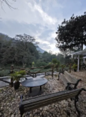 ไอบีเอ็กซ์ รีสอร์ตส์, วัลปาไร (มิสต์ลี่)