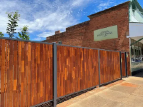 Rooms of Renown Hotels in Leeton