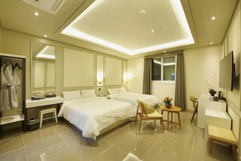 โรงแรม B
