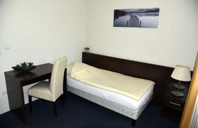 Hotel Schuurman Hotels near Lidl