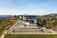 Avantstay的Belleza山頂豪宅，擁有游泳池，全景視野及超現代內飾 Maxwell Farms Regional Park附近的飯店