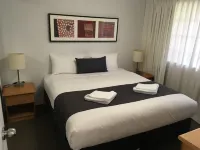Oxley Court Serviced Apartments - balcony
