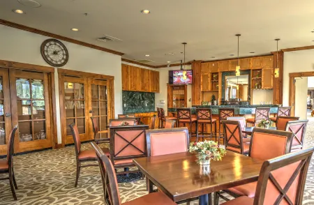 Water House on Main Street by to Отели рядом с достопримечательностью «Riverwalk Center at Breckenridge»