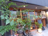 Guesthouse Hyakumanben Cross Hotel a 