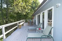 Serendipity -- Hot Tub - Pet Friendly - Fire Pit - Grill - Porch - Deck - Wifi - Pool Access - Games