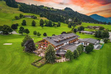 Rasmushof - Hotel Kitzbühel Отели в г. Кицбюэль