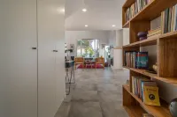 LV Premier La2 Pool, AC, Garden, Sea View