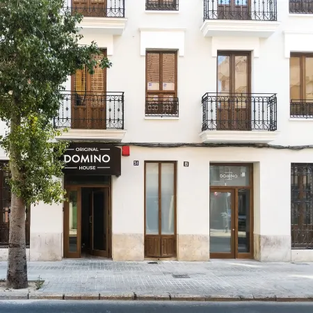 Original Domino House Отели рядом с достопримечательностью «Хемисферик»