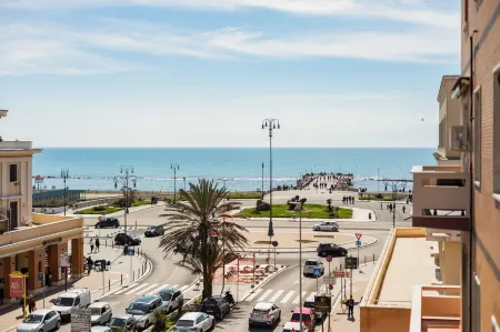 Guest House Maison 6 Отели рядом с достопримечательностью «Parco via attilio profumo»