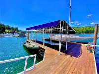 +Luxury Lakefront for 12+ Private Beach & Dock, GameRoom, Indoor Koi Pond! - Beach