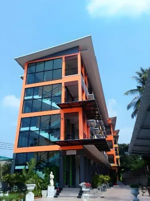 Waen Petch Place