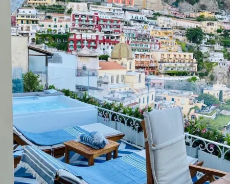 ヴィラダイアモンドラグジュアリースイーツ ポジターノのホテル