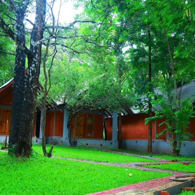 Hotel Viverra Hotels near Minneriya National Park