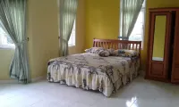 Villa Puncak Resort Hotels in Pacet