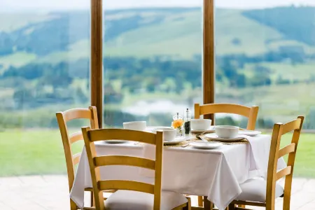 Crestwood Отели в г. Howick