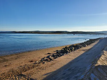 3 Bedroom Cottage - Hot Tub Garden Parking