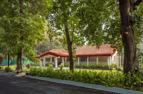 อะมาน สเตย์ส์ แอนด์ เทรลส์ สลูซ โฮส์, โลนาวาลา