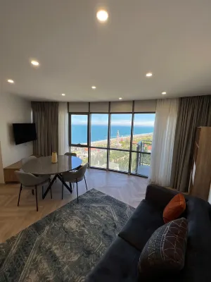 Holiday Lux Sea Towers Batumi - Bintang 2