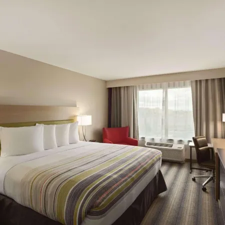 Country Inn & Suites by Radisson, Monterey Beachfront-Marina, CA