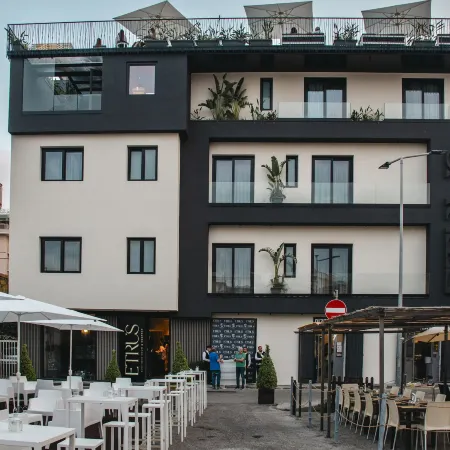 Etrus - Boutique Room & Rooftop