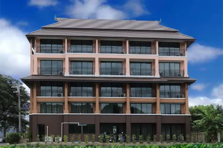 B and Y Residence Отели рядом с достопримечательностью «Wat Don Chan»