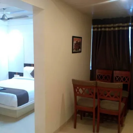 Hotel Maval Grand