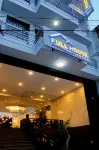 Full House Hotel Hotels near Net 81 Internet Service