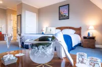 Domaine de Villers & Spa Hotels in Heuland