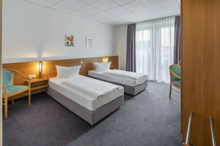 Center Hotel Kaiserhof Отели в г. Лауха