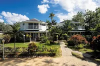 Rondel Village Hotel di 