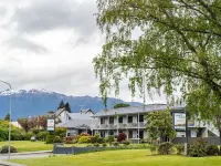 Lakeside Motel & Apartments Hotels in Te Anau