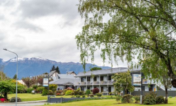 Lakeside Motel & Apartments