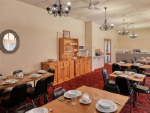 Bishops Lodge Narrandera Hotels in Narrandera