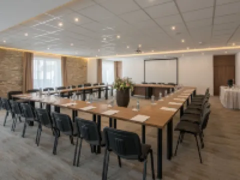 多諾瓦利運動酒店 班斯卡－比斯特里察酒店