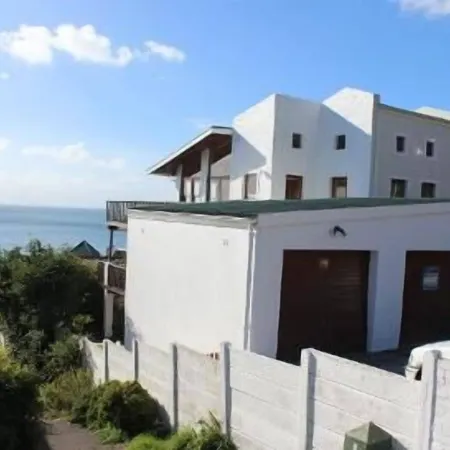 Boulders Beach House Отели рядом с достопримечательностью «Пляж Лонг-Бич»