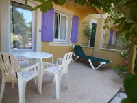 Appart'Hotel Festival Sud Aqua - Avignon TGV Hotels in Barbentane