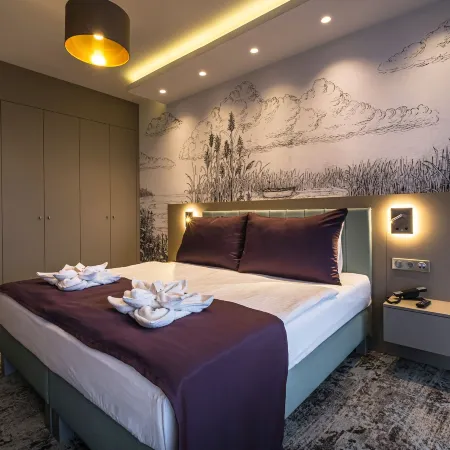 Hotel Golden Lake Resort