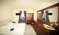 Diogenis Blue Palace