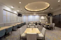 Holiday Inn & Suites MAPLE GROVE NW MPLS-ARBOR LKS by IHG Hotels in Maple Grove