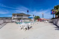 Motel 6 Needles, CA - Pools