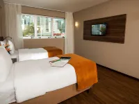 BH Raja Hotel Hoteles cerca de Centro Comercial BH