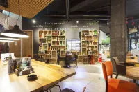 Kombinat Rooms City Center Отели в г. Нови-Сад